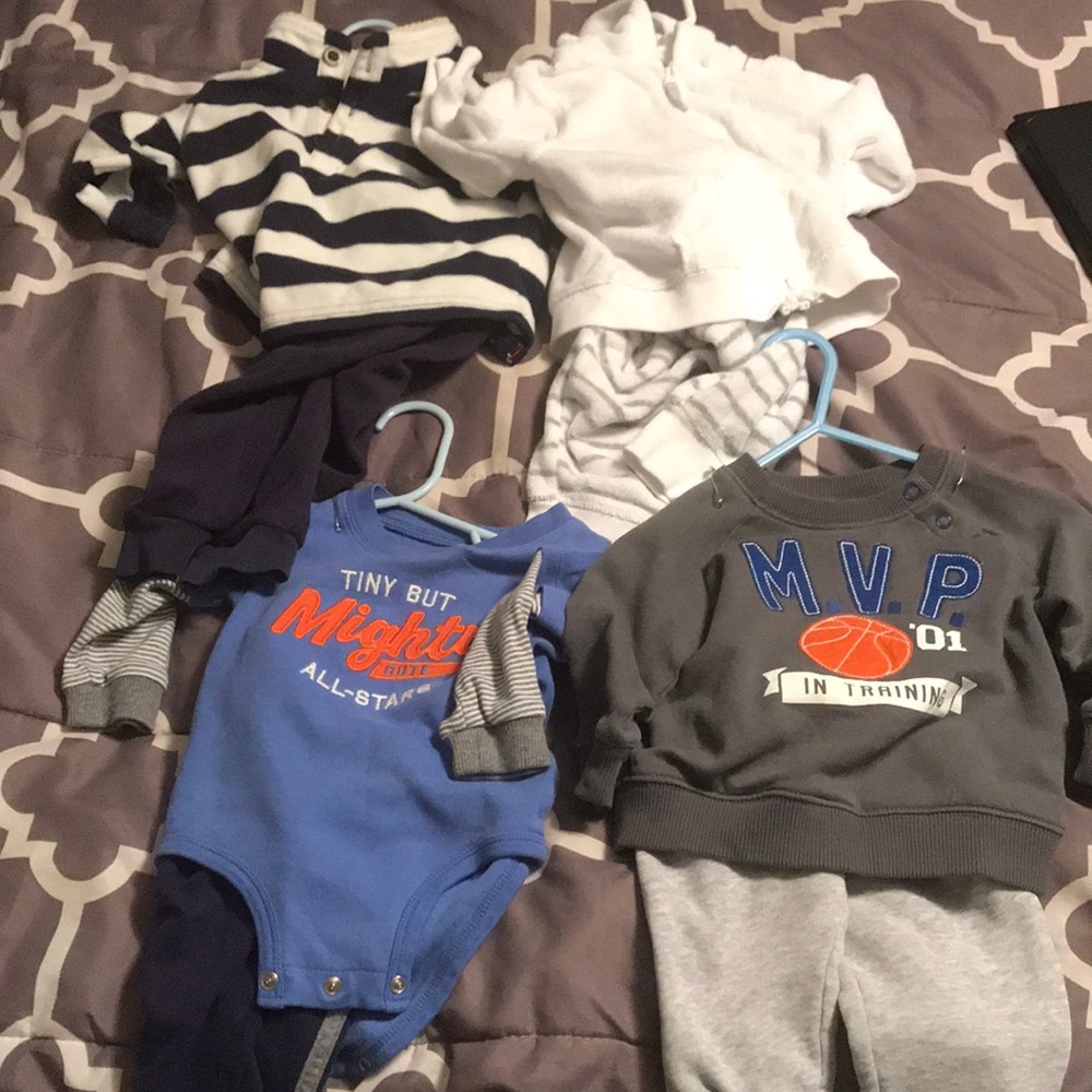 Carter’s outfit bundle